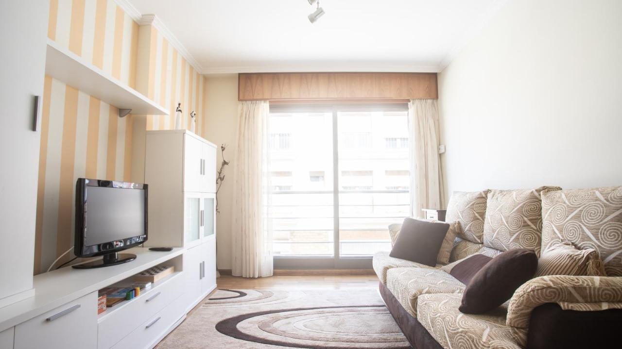 Apartamento En El Centro Con Plaza De Garaje A Guarda Luaran gambar