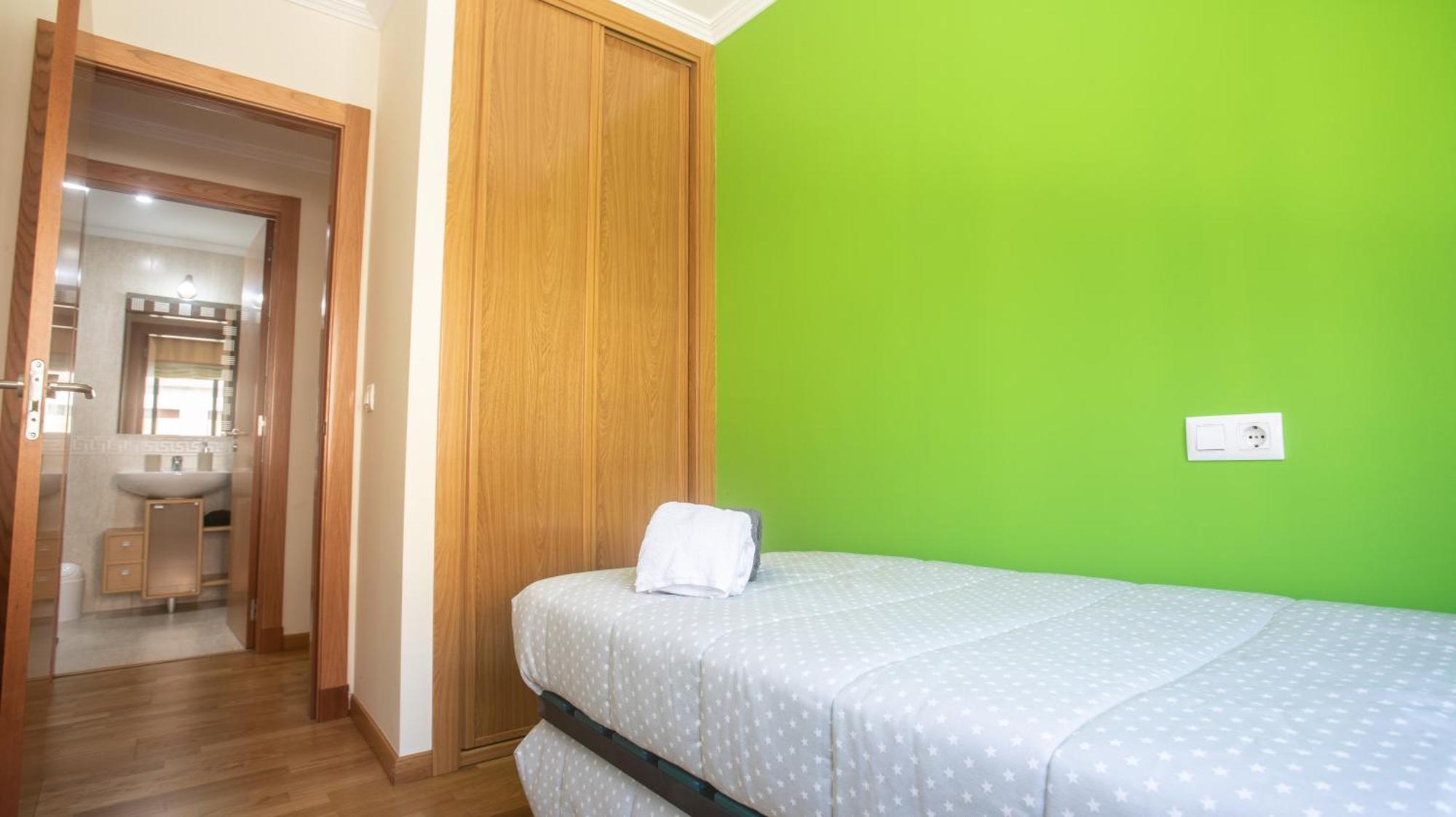 Apartamento En El Centro Con Plaza De Garaje A Guarda Luaran gambar